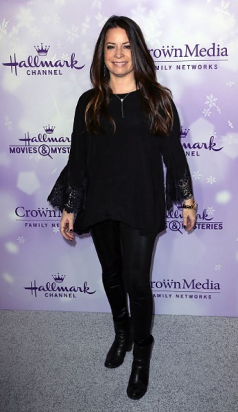 holly-marie-combs-hallmark-channel-movies-and-mysteries-winter-2016-tca-press-tour-in-pasaden-5.jpg