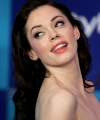 rose-mcgowan-goldenglobes-afterparty-2006-07.jpg