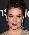 alyssa-milano-at-instyle-and-warner-bros-golden-globes-party-in-beverly-hills_13.jpg